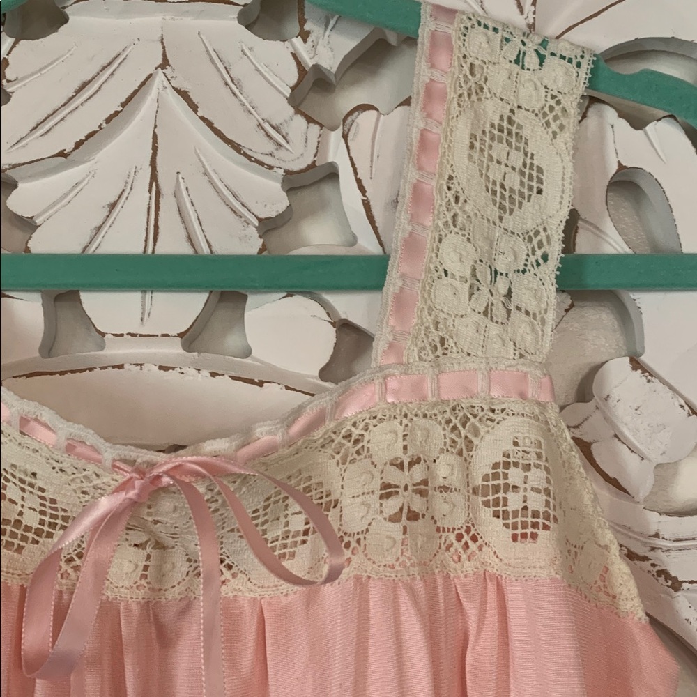 VINTAGE Pink Lace Trim Nightgown - Picture 4 of 7